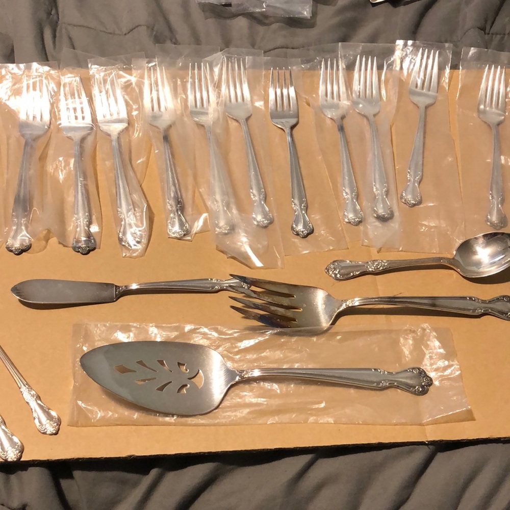 Rogers and brother silverware - Picture 1 of 6